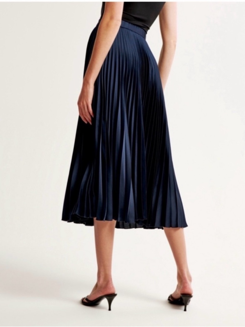 Abercrombie and Fitch Navy Blue Satin Pleated Midi Skirt Size Medium - Picture 2 of 8